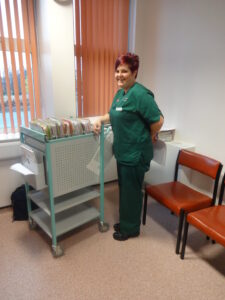 HCA-Bethan-assisting-in-Prof-Shergills-Urology-Clinic